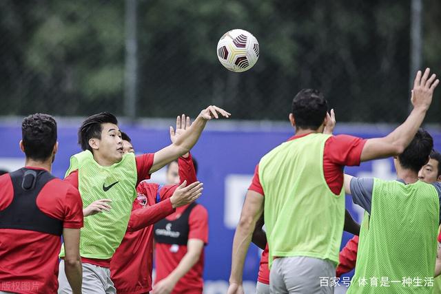 相当炸裂！44岁的小罗就要当爷爷了！