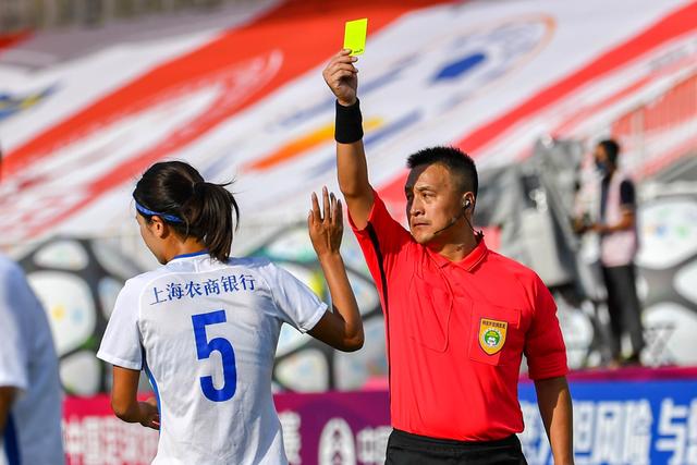 福克斯49分国王险胜爵士 独行侠胜马刺止4连败